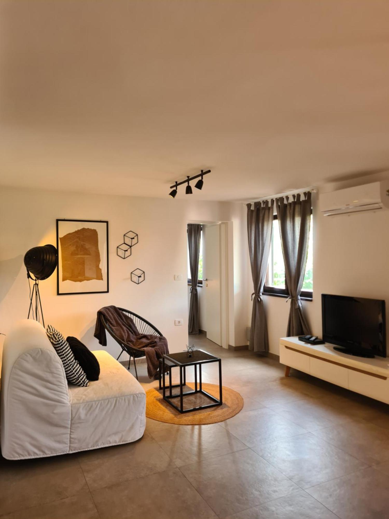Zara Apartment Banjole Exterior foto
