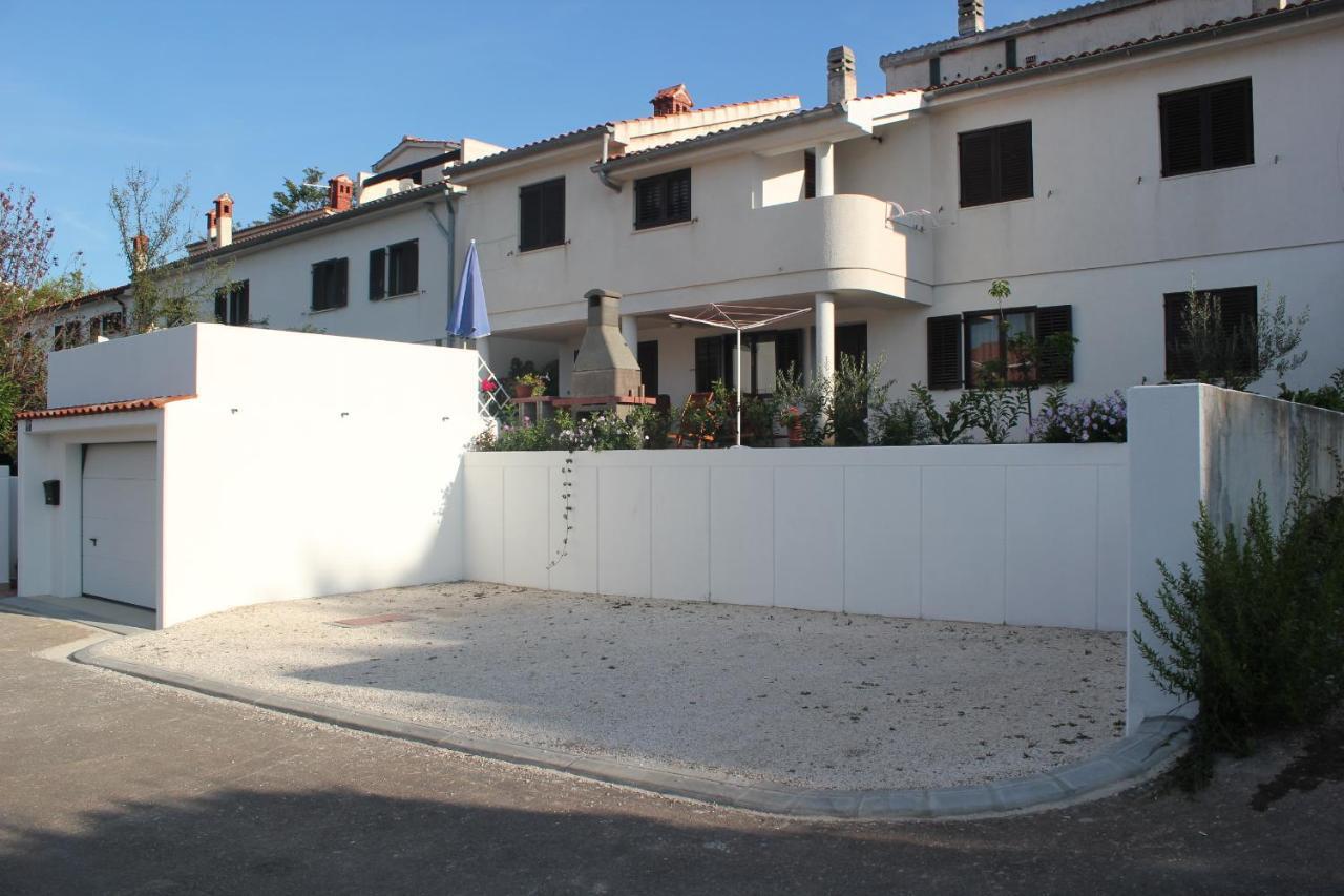 Zara Apartment Banjole Exterior foto