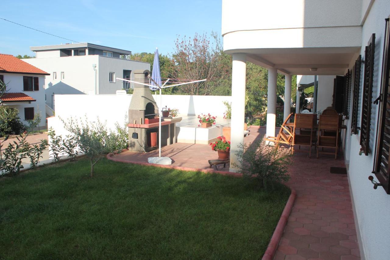 Zara Apartment Banjole Exterior foto